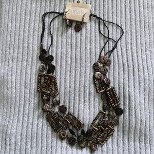 Clearance 💯 NWT, Necklace + Earrings set